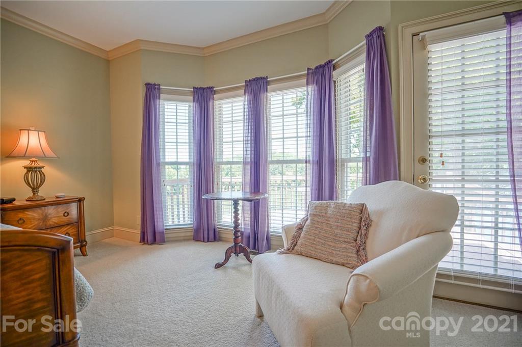14042 Point Lookout Road Charlotte, NC 28278 - Photo 10 of 48 Gallery Image 10