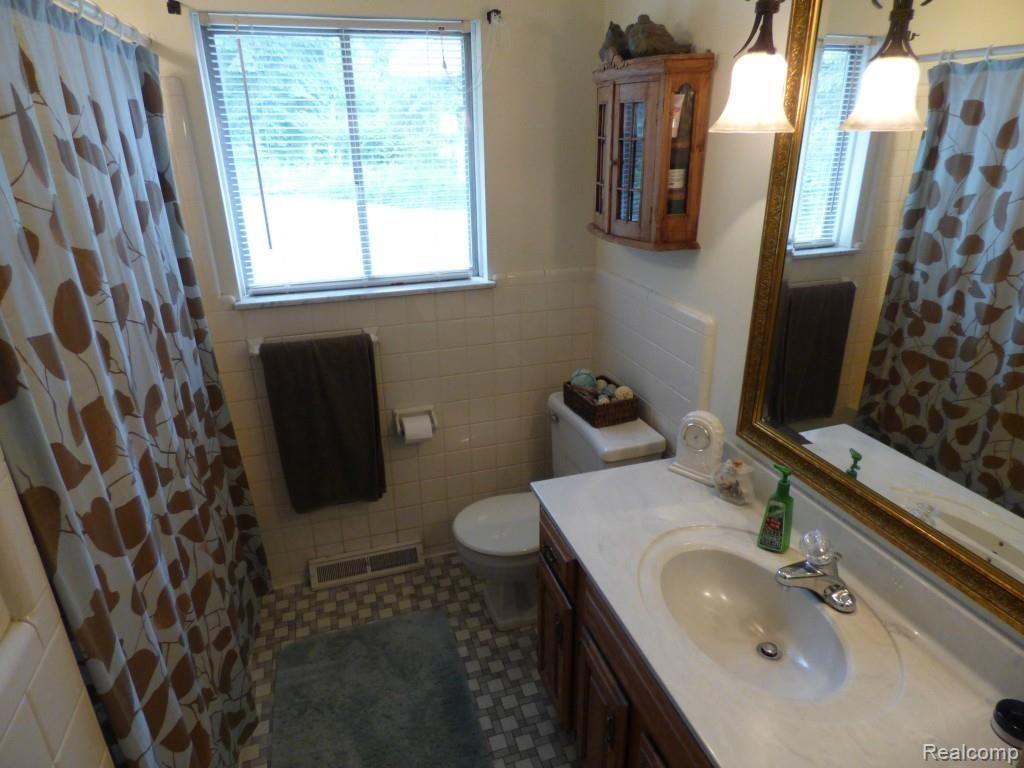 3785 Ludwig Road Oxford, MI 48371 - Photo 43 of 59 P1170721.jpg