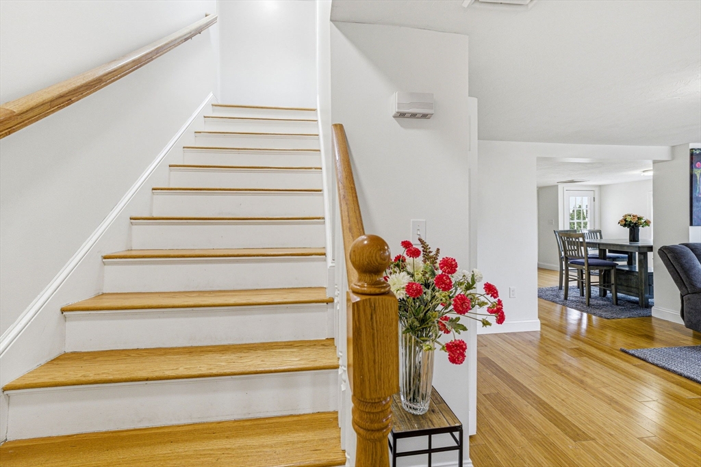 39 Brook Street Mansfield, MA 02048 - Photo 3 of 38