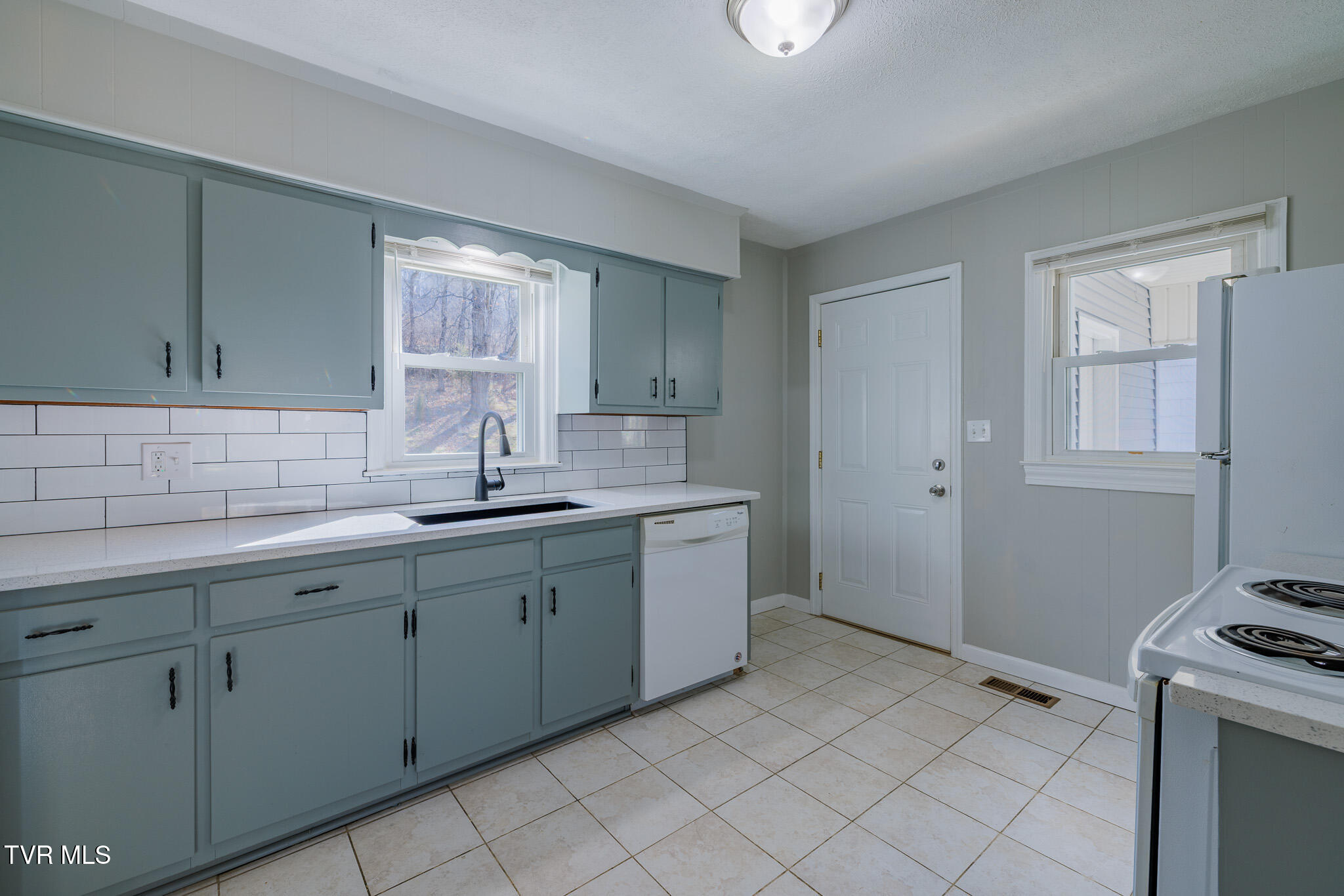 2115 Millye Street Kingsport, TN 37664 - Photo 4 of 20 1R9A3270-HDR