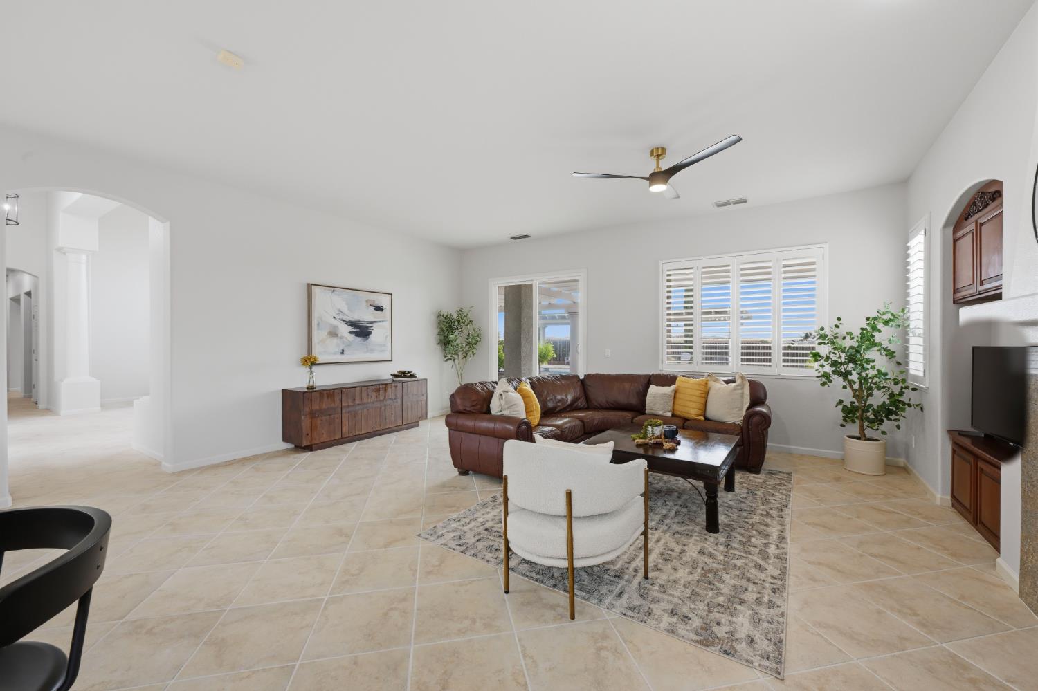 8537 Bridgestone Crescent Road Roseville, CA 95747 - Photo 15 of 64