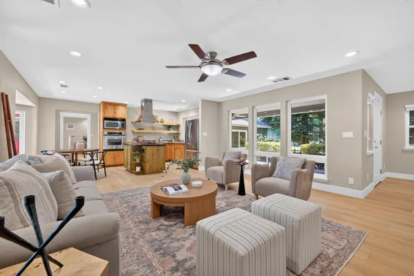 $1,075,000 | 2801 Echo Way, Sacramento, CA 95821