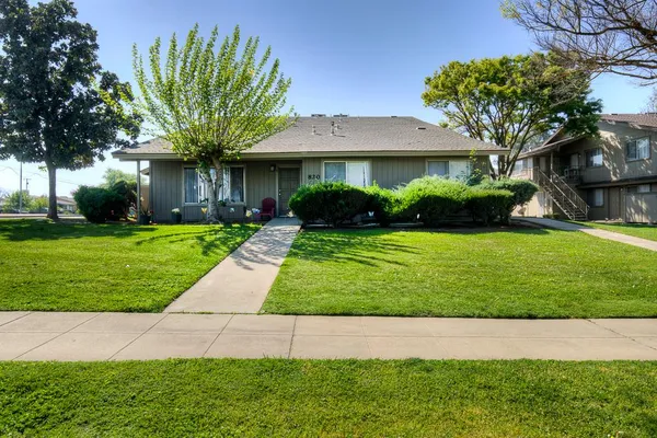 $725,000 | 820 Sherwood Way, Madera, CA 93638