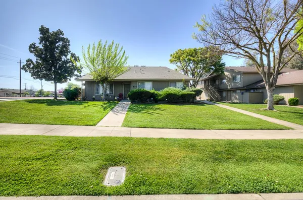 $725,000 | 820 Sherwood Way, Madera, CA 93638