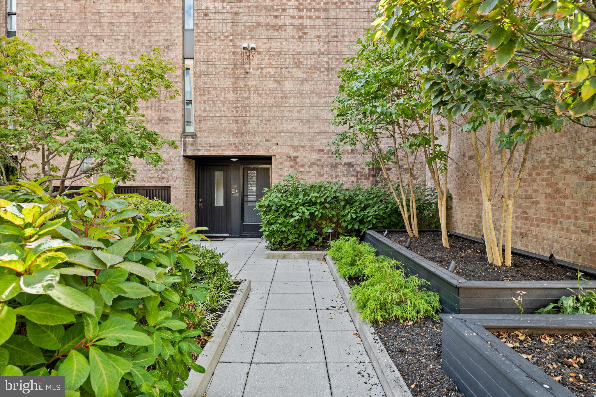 130 Spruce Street, Unit 27A Philadelphia, PA 19106 - Photo 3 of 19