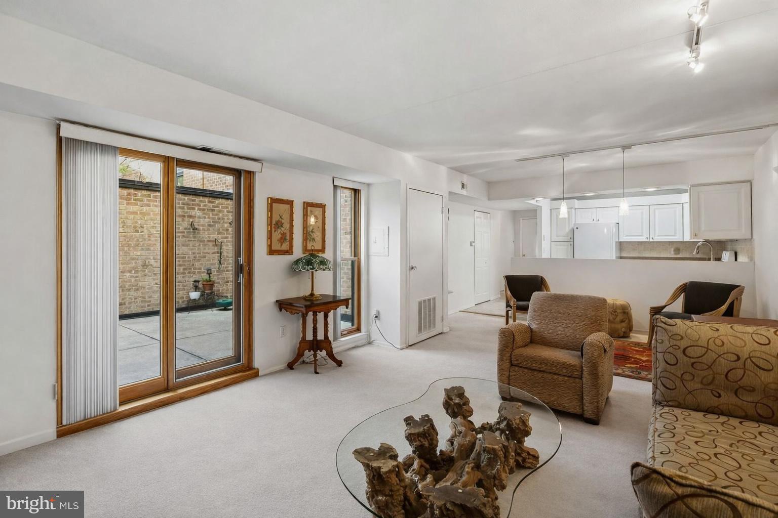 130 Spruce Street, Unit 27A Philadelphia, PA 19106 - Photo 6 of 19