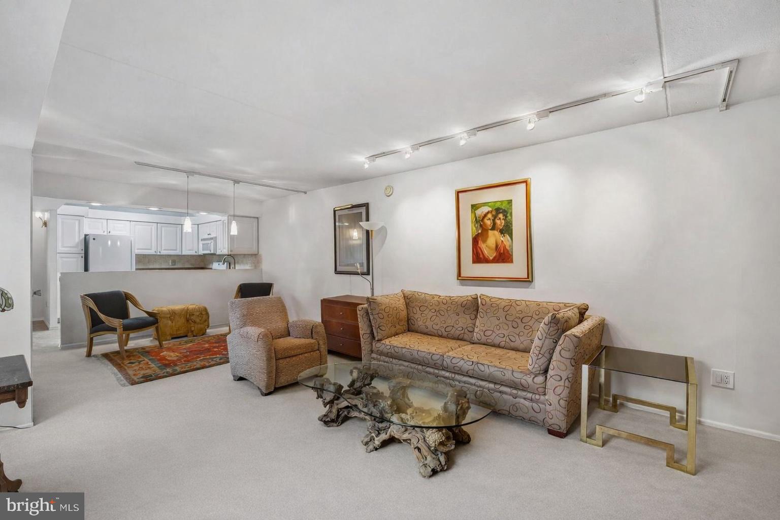 130 Spruce Street, Unit 27A Philadelphia, PA 19106 - Photo 7 of 19