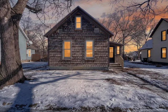 $149,900 | 1015 Bluff Street, Beloit, WI 53511