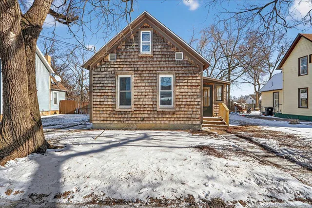 $149,900 | 1015 Bluff Street, Beloit, WI 53511