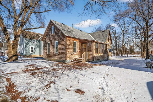 $149,900 | 1015 Bluff Street, Beloit, WI 53511