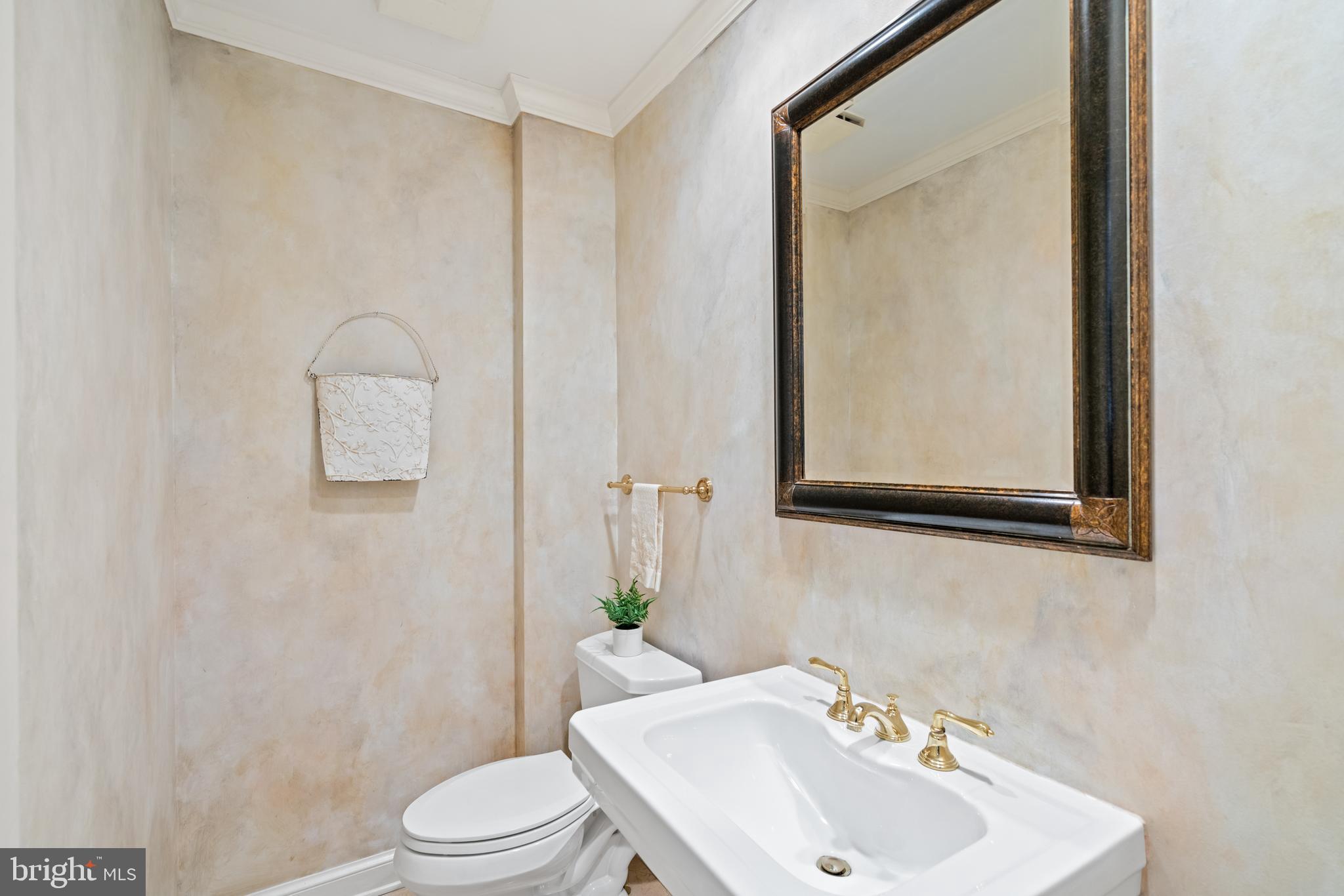 5148 Tilden Street Northwest Washington, DC 20016 - Photo 16 of 38 Powder Room