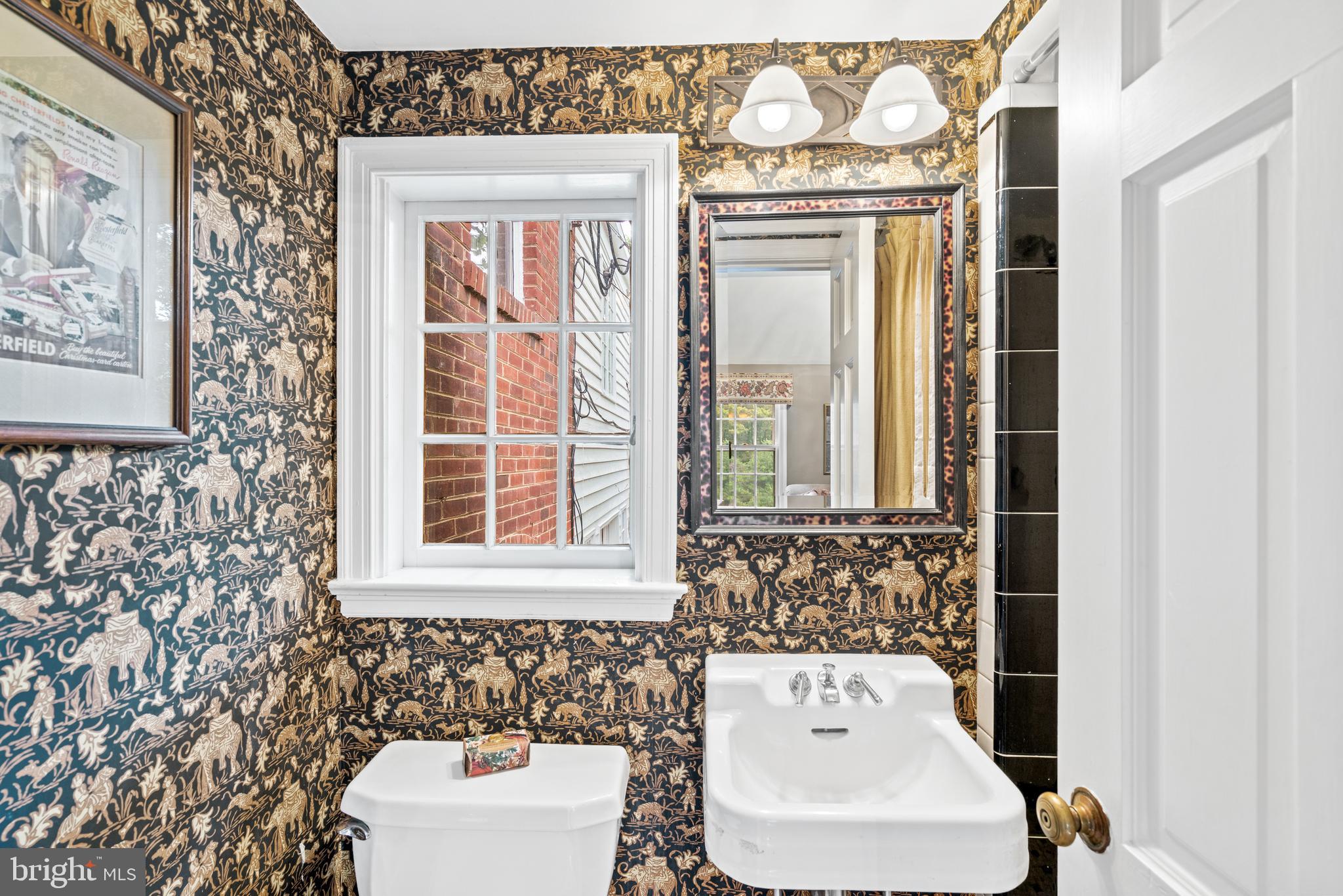 5148 Tilden Street Northwest Washington, DC 20016 - Photo 19 of 38 Bathroom