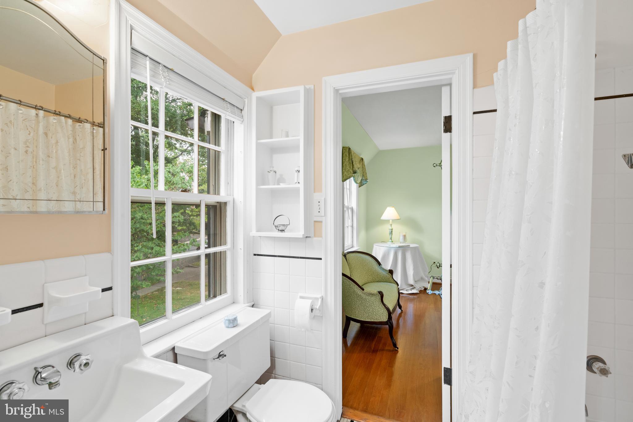 5148 Tilden Street Northwest Washington, DC 20016 - Photo 28 of 38 Bathroom