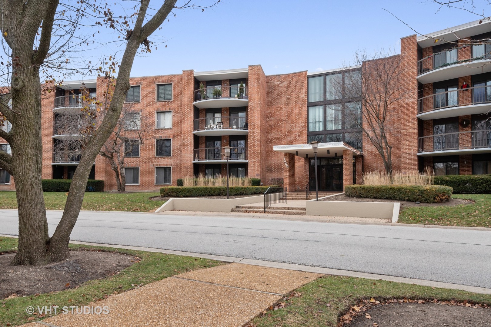 1405 East Central Road, Unit 320C Arlington Heights, IL 60005 - Photo 1 of 20