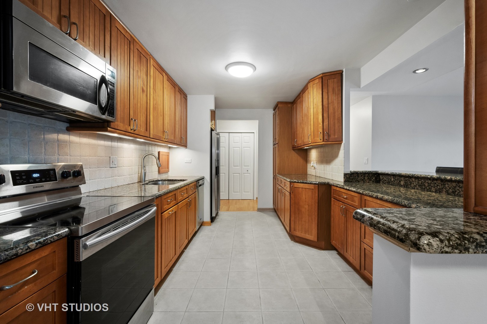 1405 East Central Road, Unit 320C Arlington Heights, IL 60005 - Photo 6 of 20