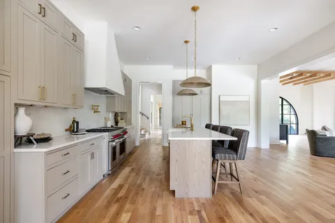 $6,750,000 | 2805 Tyne Boulevard, Nashville, TN 37215