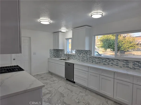 $320,000 | 37142 Camarillo Avenue, Barstow, CA 92311