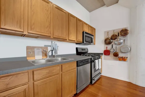 $270,000 | 1525 South Sangamon Street, Unit 610, Chicago, IL 60608