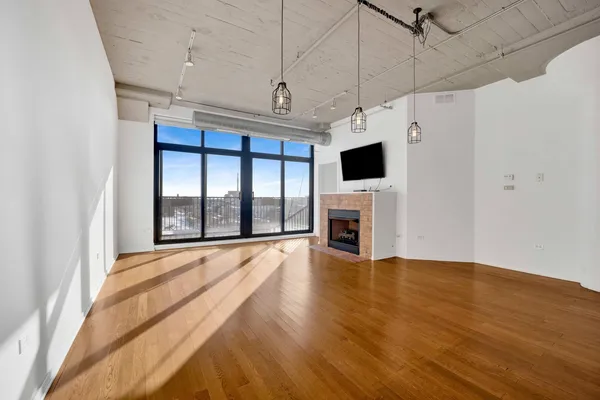 $270,000 | 1525 South Sangamon Street, Unit 610, Chicago, IL 60608