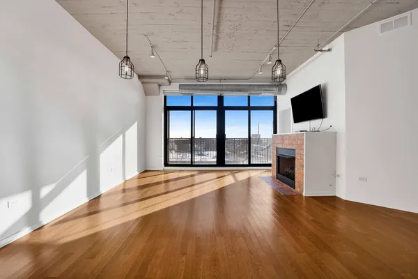 $270,000 | 1525 South Sangamon Street, Unit 610, Chicago, IL 60608