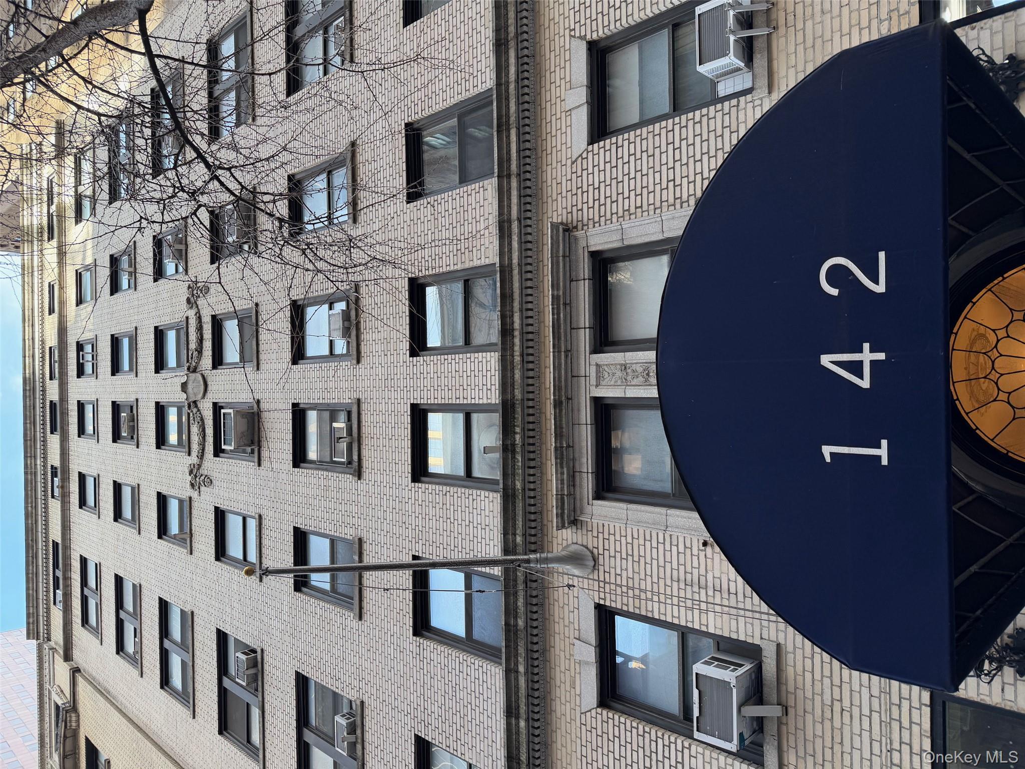 142 East 49th Street, Unit 8A Manhattan, NY 10017 - Photo 3 of 12