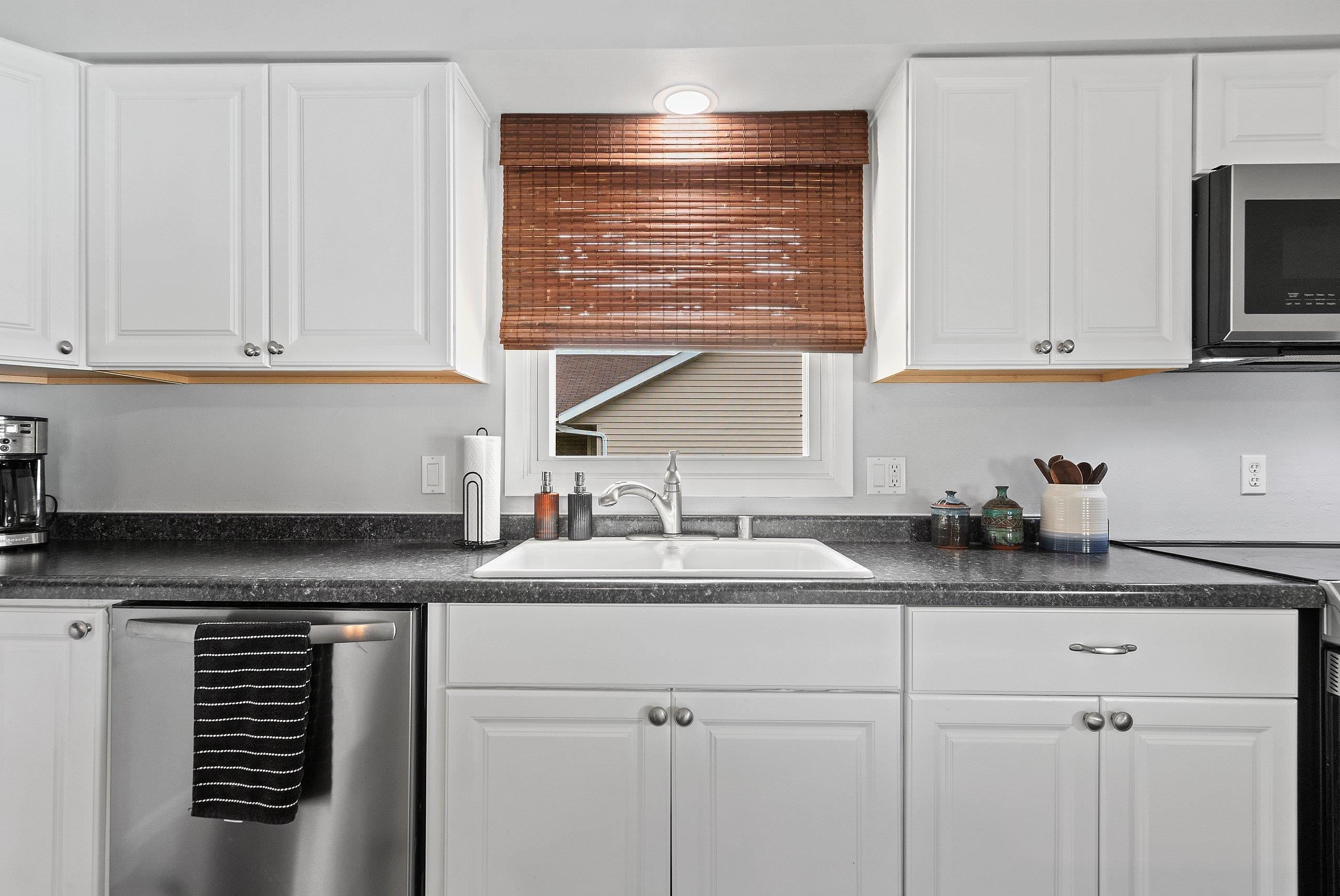 1718 Schaefer Circle Appleton, WI 54915 - Photo 18 of 68