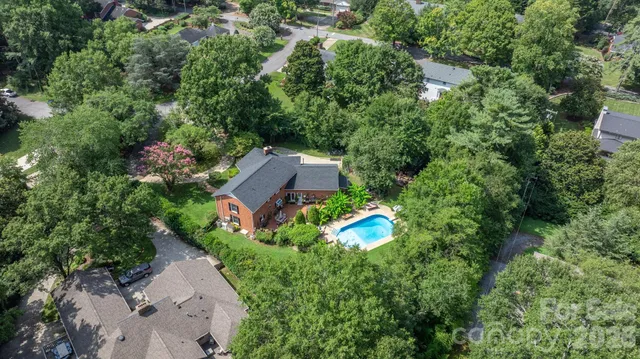 $690,000 | 1750 5th St Drive Northwest, Hickory, NC 28601