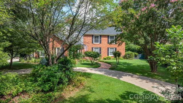 $690,000 | 1750 5th St Drive Northwest, Hickory, NC 28601