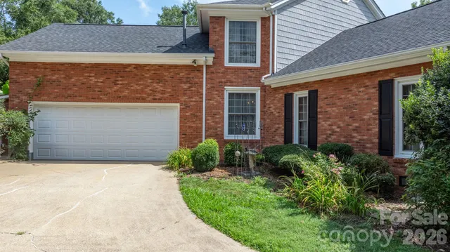 $690,000 | 1750 5th St Drive Northwest, Hickory, NC 28601