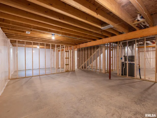 $359,900 | 3718 West Eagle Point Drive, Peoria, IL 61615