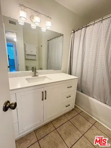 $2,200 | 12830 Burbank Boulevard, Unit 107, Valley Village, CA 91607