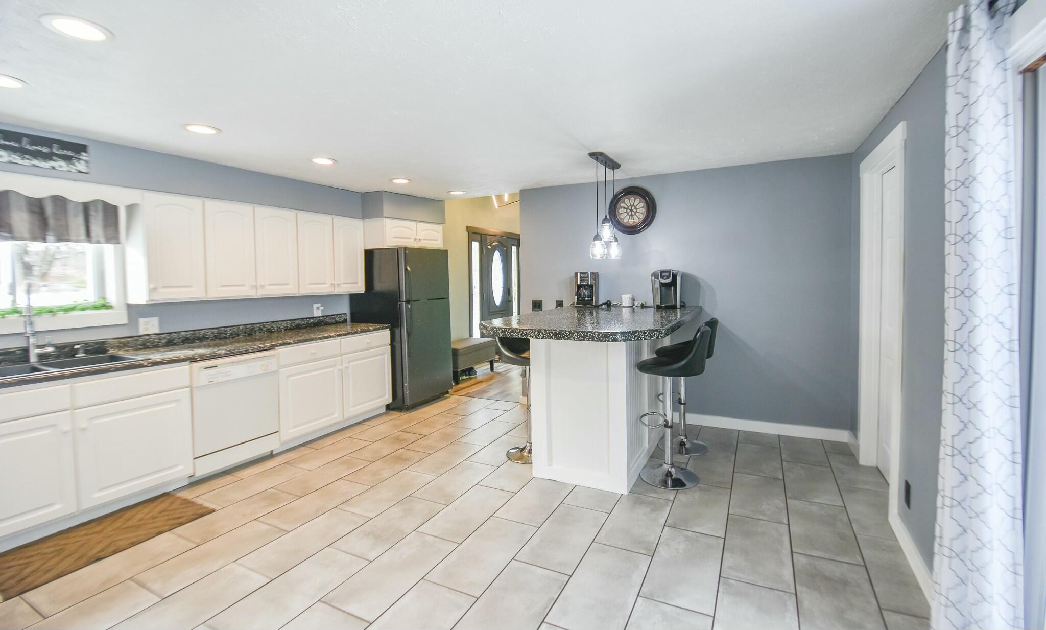 24674 Banker Street Sturgis, MI 49091 - Photo 7 of 33 tempImagesuRVxE