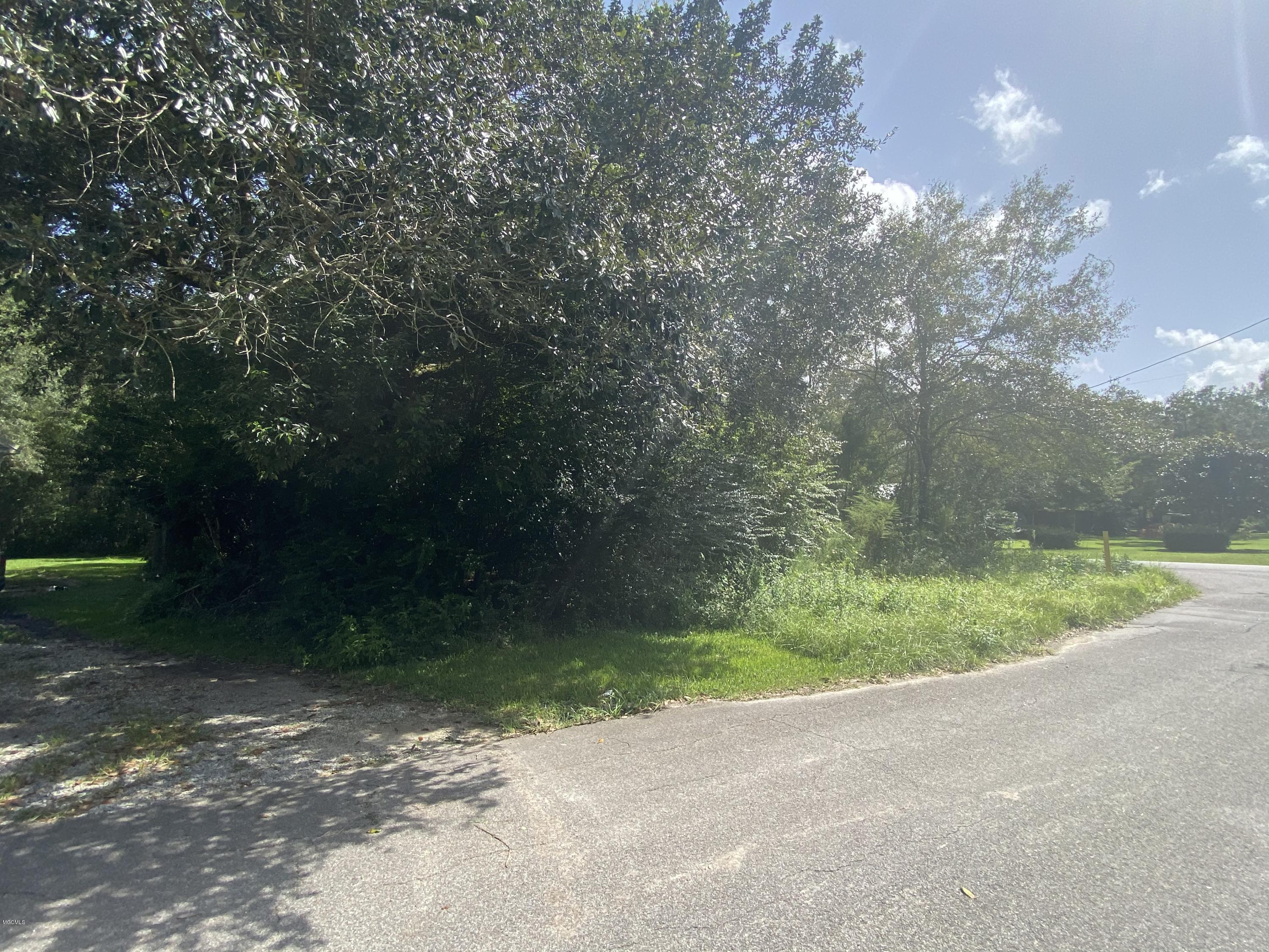 8912 Graham Road Moss Point, MS 39562 - Photo 1 of 5 77BF2A6B-955A-40D4-8B09-BEC0B4591DCA
