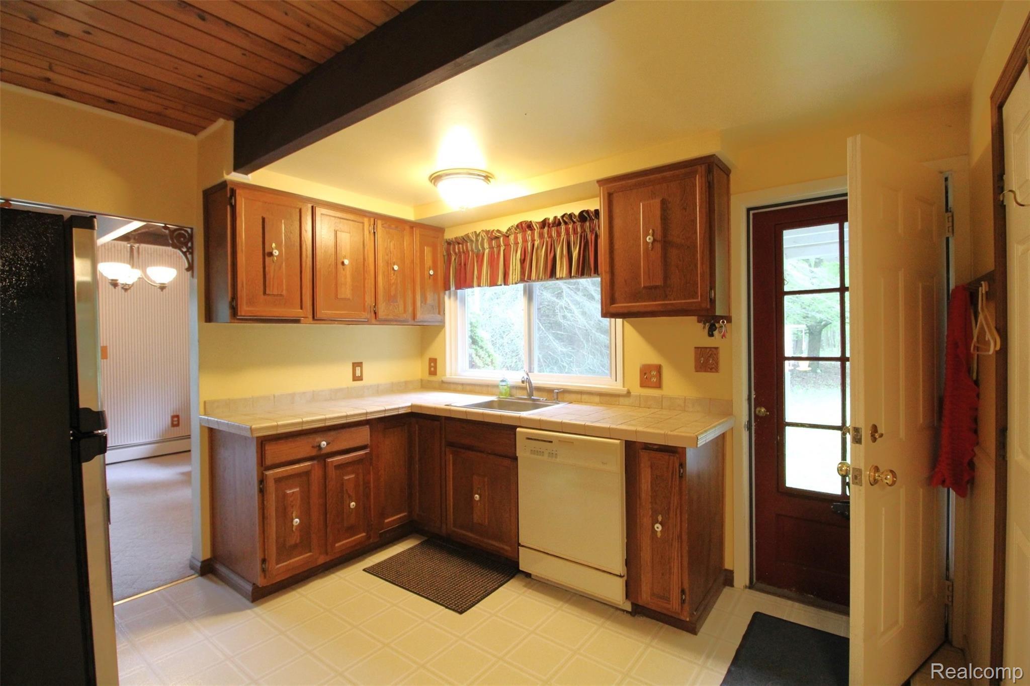 5550 Rochester Road Dryden, MI 48428 - Photo 7 of 51 IMG_5381.JPG