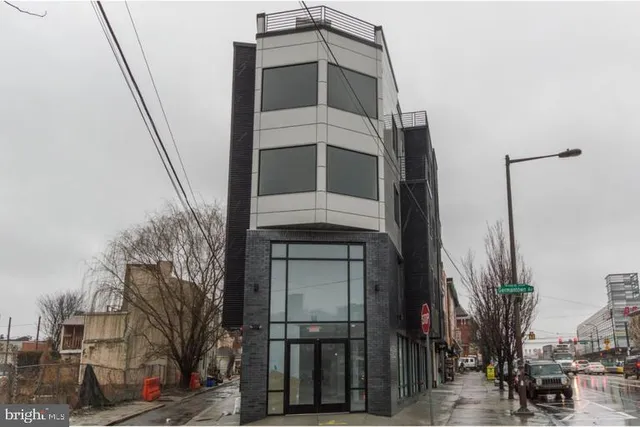 $2,150 | 225-29 West Girard Avenue, Philadelphia, PA 19123