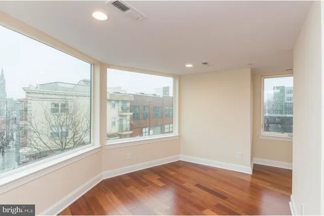 $2,150 | 225-29 West Girard Avenue, Philadelphia, PA 19123