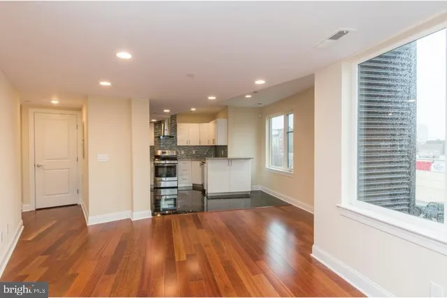 $2,150 | 225-29 West Girard Avenue, Philadelphia, PA 19123