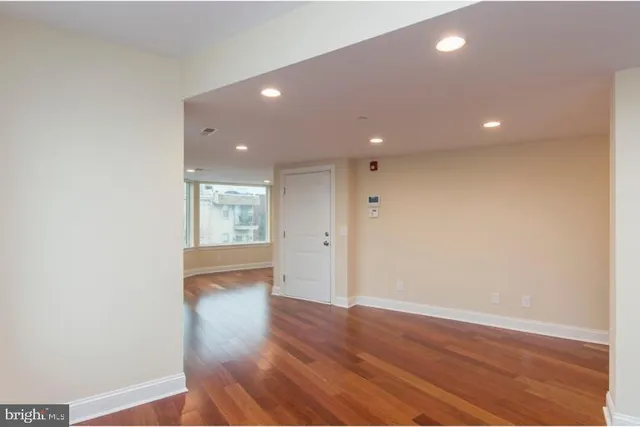 $2,150 | 225-29 West Girard Avenue, Philadelphia, PA 19123