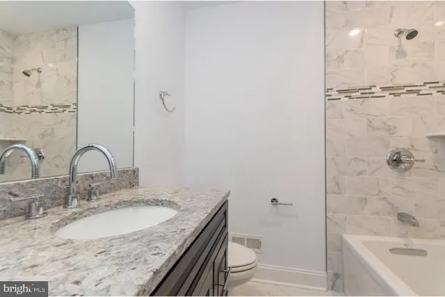 $2,150 | 225-29 West Girard Avenue, Philadelphia, PA 19123