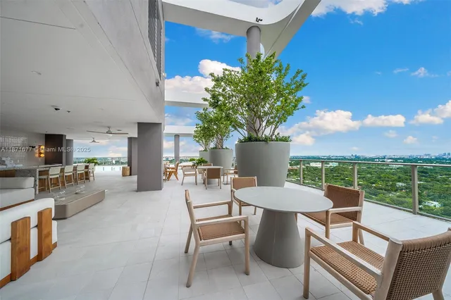 $5,950,000 | 2678 Tigertail Avenue, Unit 2006, Coconut Grove, FL 33133
