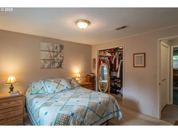 $385,000 | 962 Northwest Keasey Street, Roseburg, OR 97471