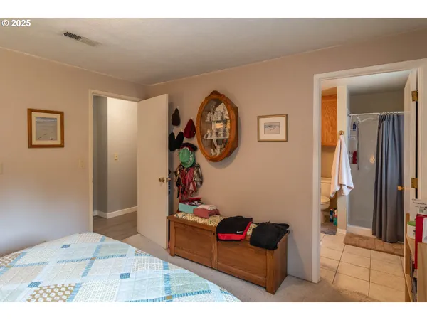 $385,000 | 962 Northwest Keasey Street, Roseburg, OR 97471