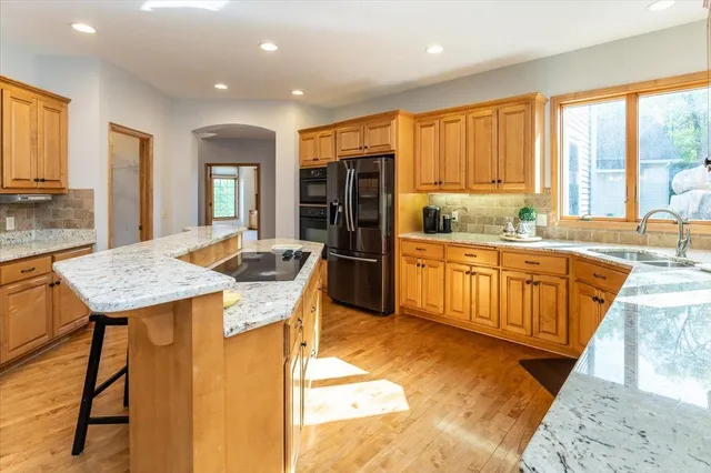 $625,000 | 1476 Pinetree Pass, Eagan, MN 55122