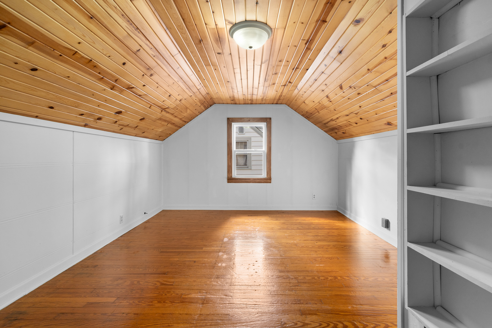 1149 Wilson Drive Kankakee, IL 60901 - Photo 17 of 23 a view of a hallway with carpet