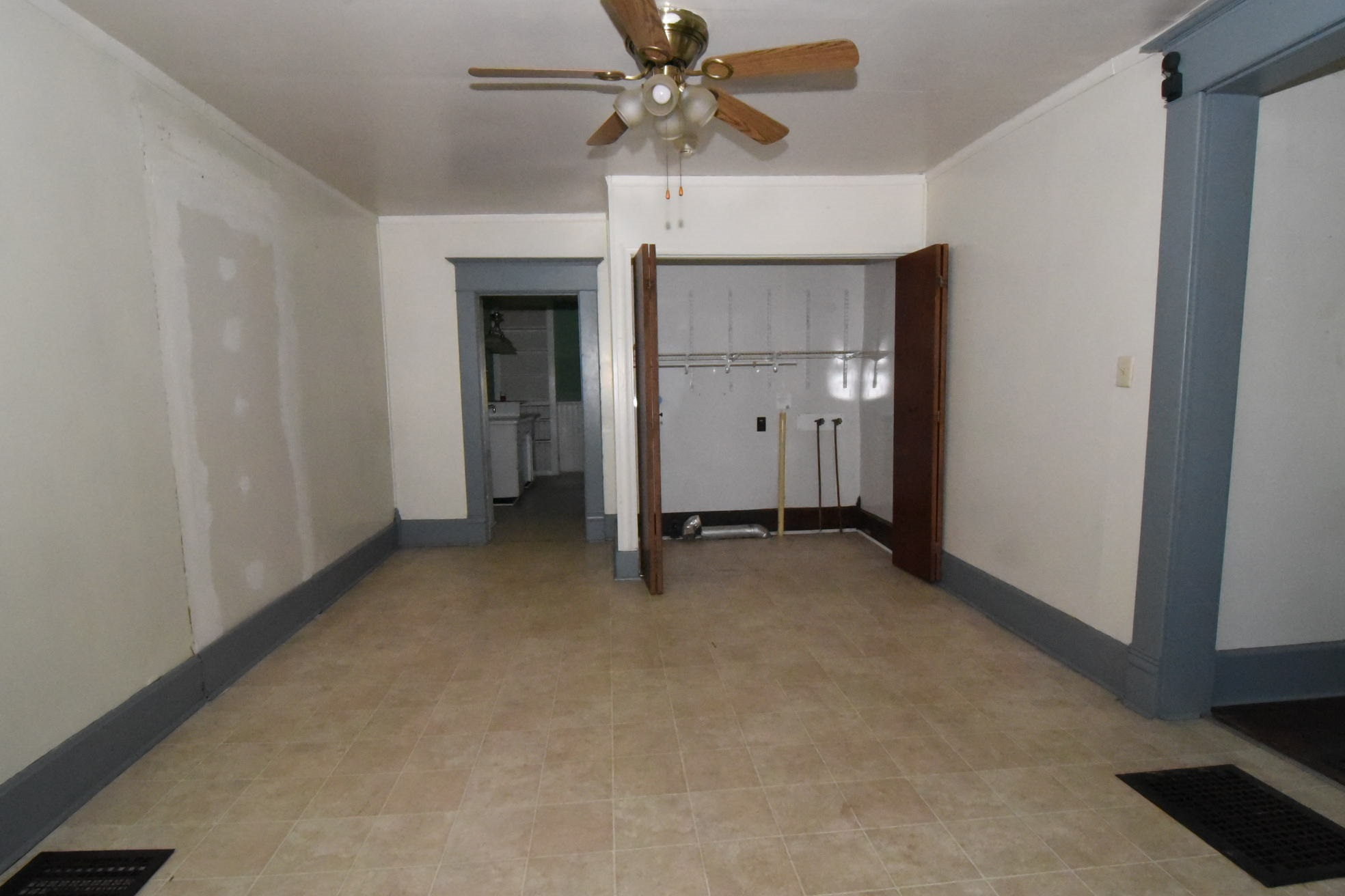 301 East Green Street Butler, IN 46721 - Photo 11 of 24