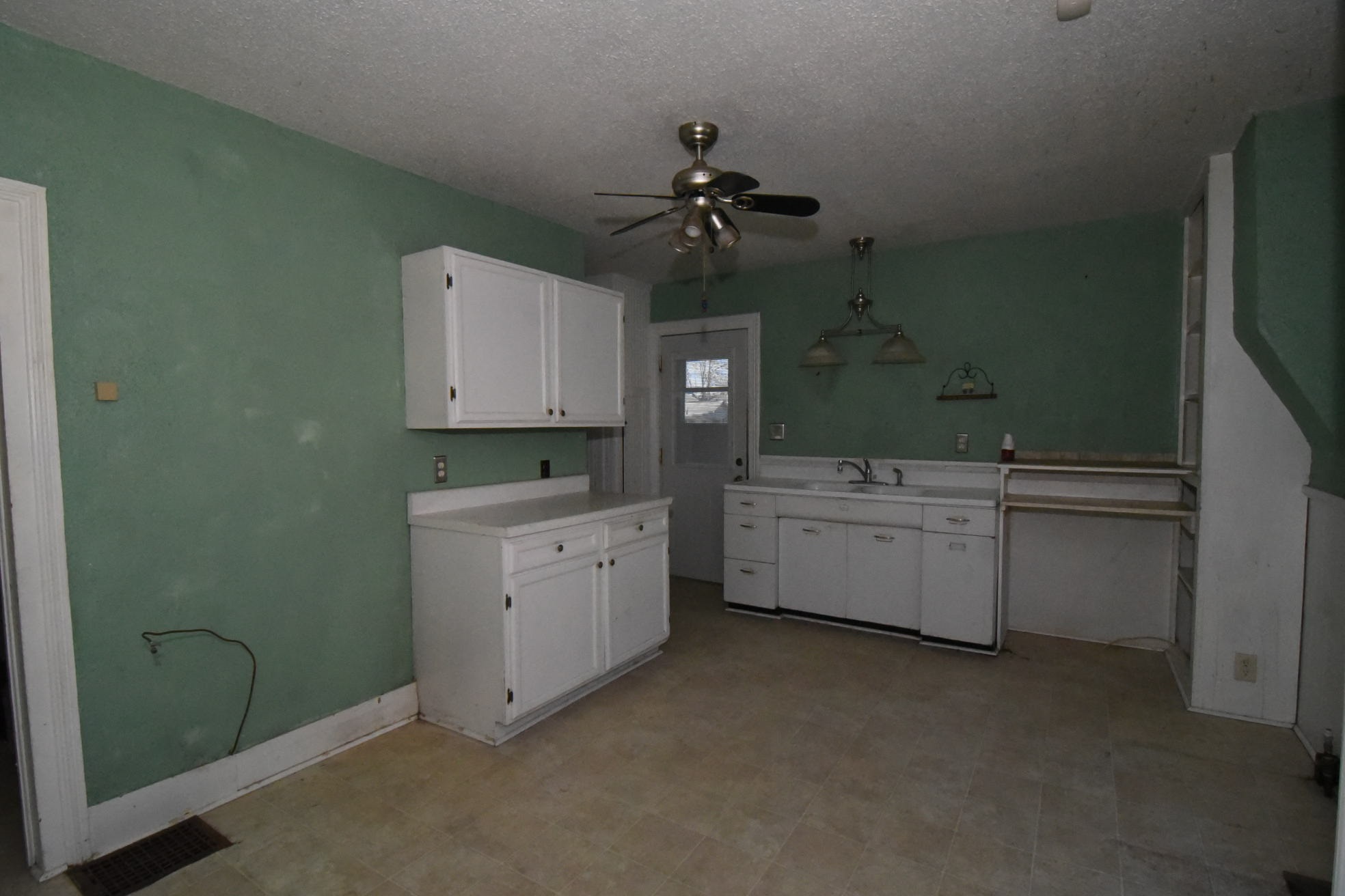 301 East Green Street Butler, IN 46721 - Photo 6 of 24