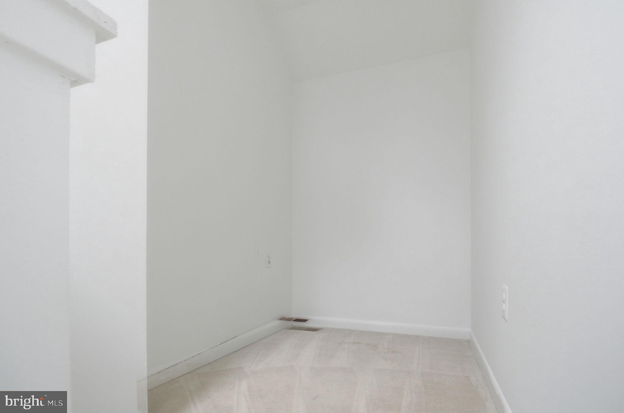 10995 Thrush Ridge Road Reston, VA 20191 - Photo 20 of 30 a view of an empty room