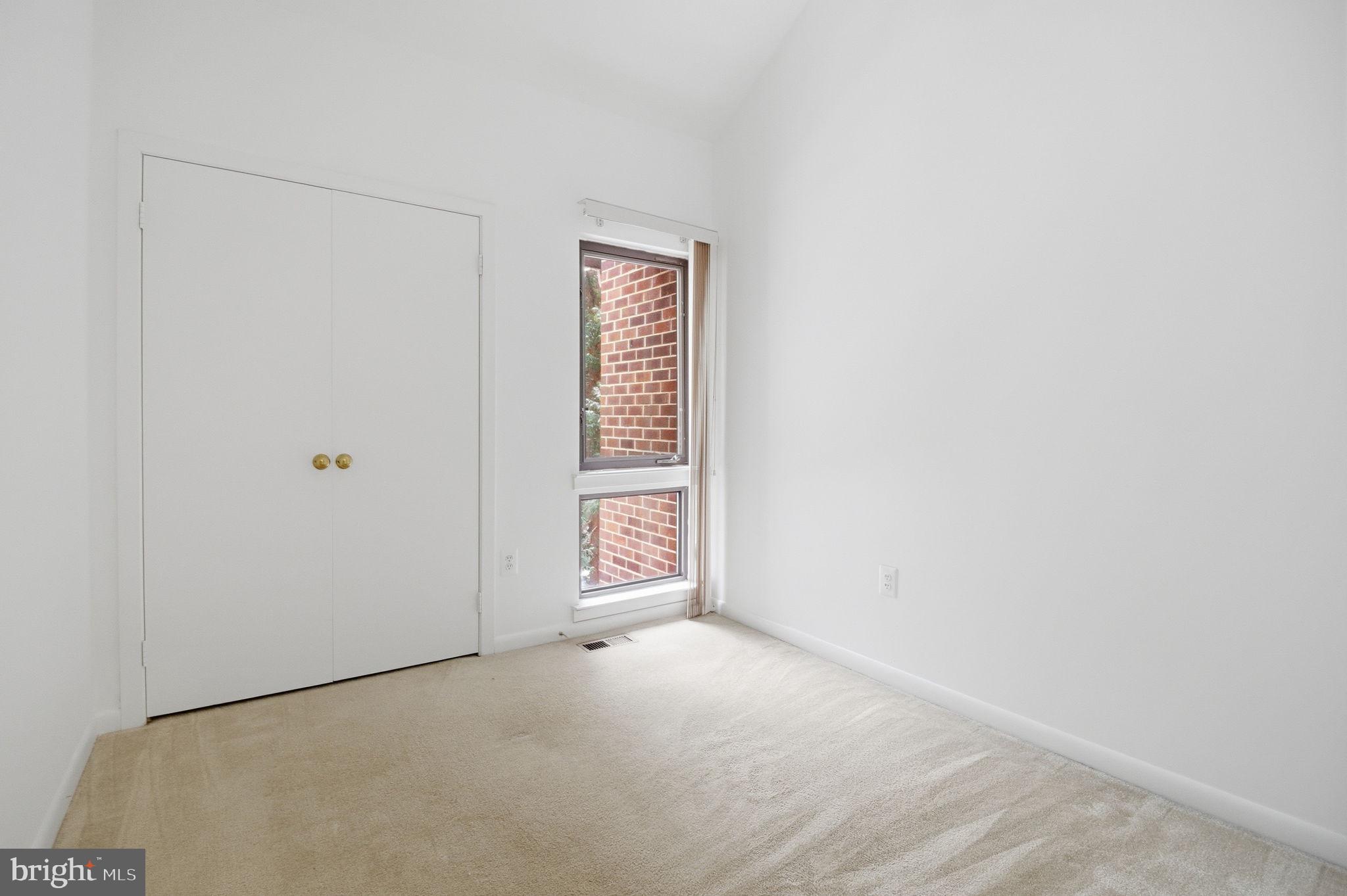 10995 Thrush Ridge Road Reston, VA 20191 - Photo 23 of 30 a view of an empty room