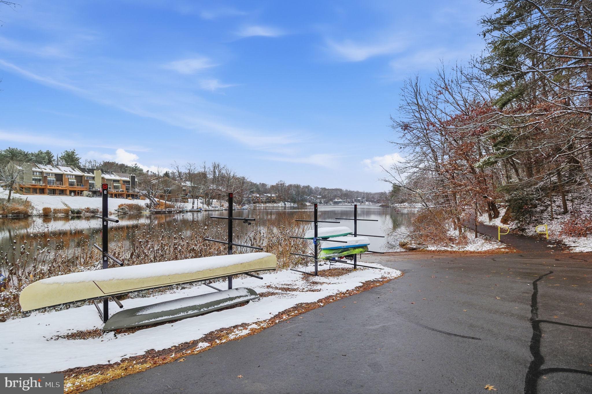 10995 Thrush Ridge Road Reston, VA 20191 - Photo 30 of 30 a view of swimming pool with sitting area