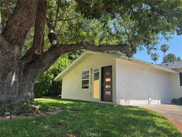$3,000 | 7944 Moorcroft Avenue, Canoga Park, CA 91304